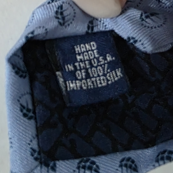 VINYARD VINES Custom Collections Men's Tie - Picture 6 of 9